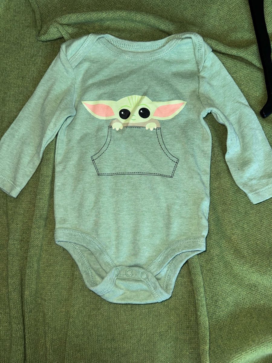 Star wars baby yoda long sleeve baby bodysuit green age 3-6 months