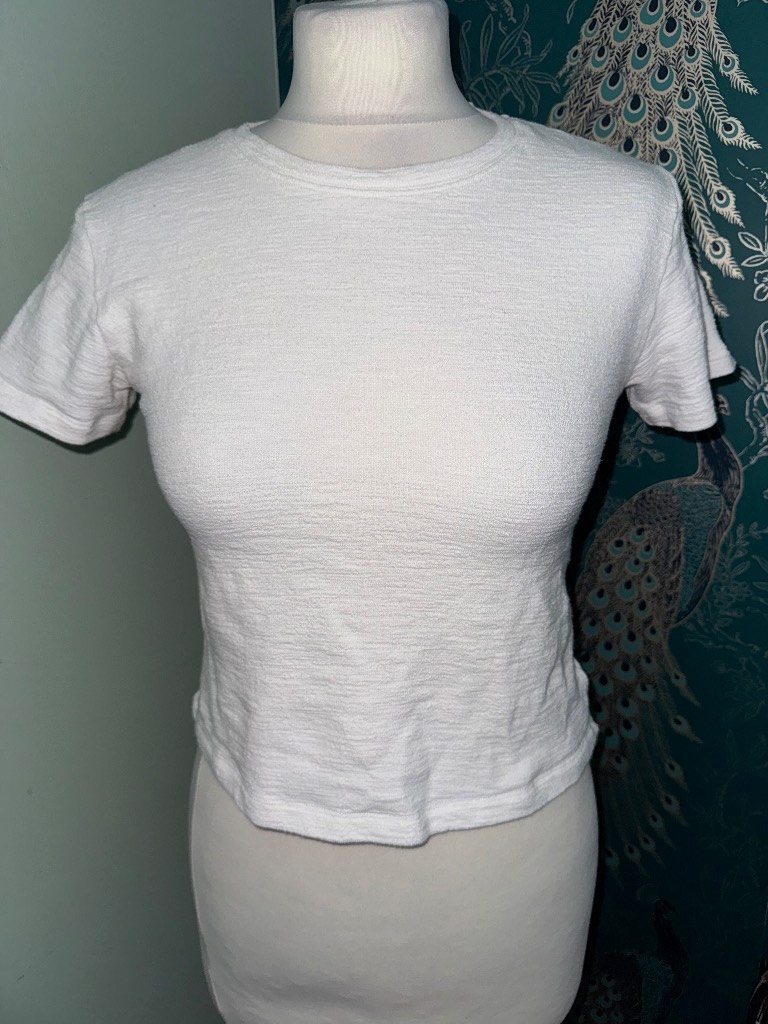 Muura White Textured Crinkle Baby Tee / Minimalist Short Sleeve Top size small