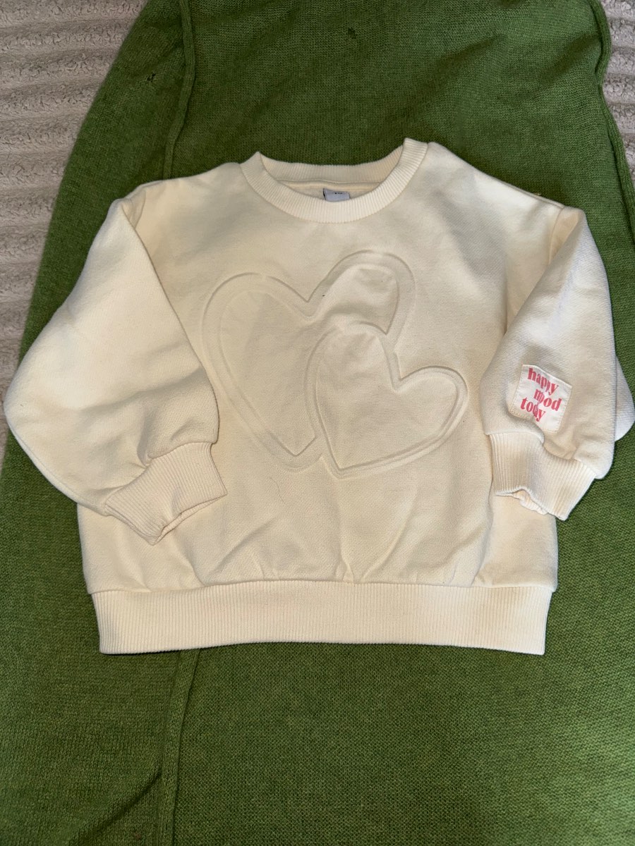 TU girls love heart cream sweater age 2-3 yrs