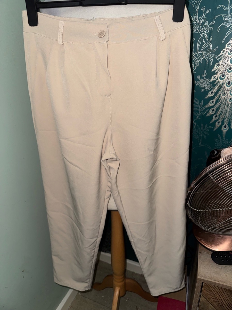 Ankle grazer cropped casual beige trousers size uk 12