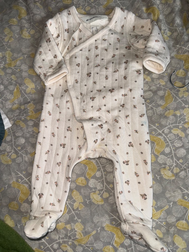 H&M Adorables Premium Organic Ribbed Wrap Sleepsuit Onesie Floral 1-2M / NB 56