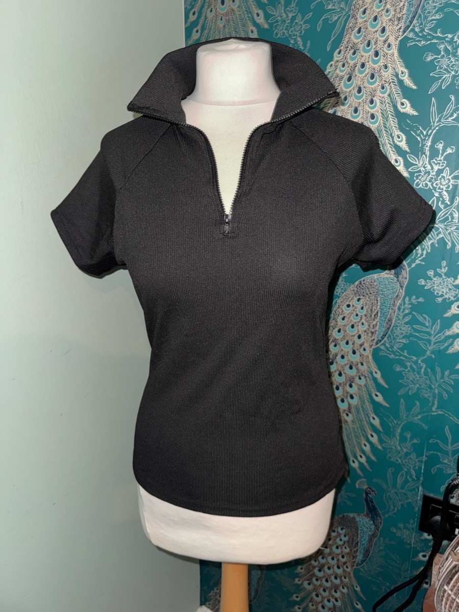 Shein short sleeve ribbed 1/4 zipper high neck top black size uk 8-10 (S)