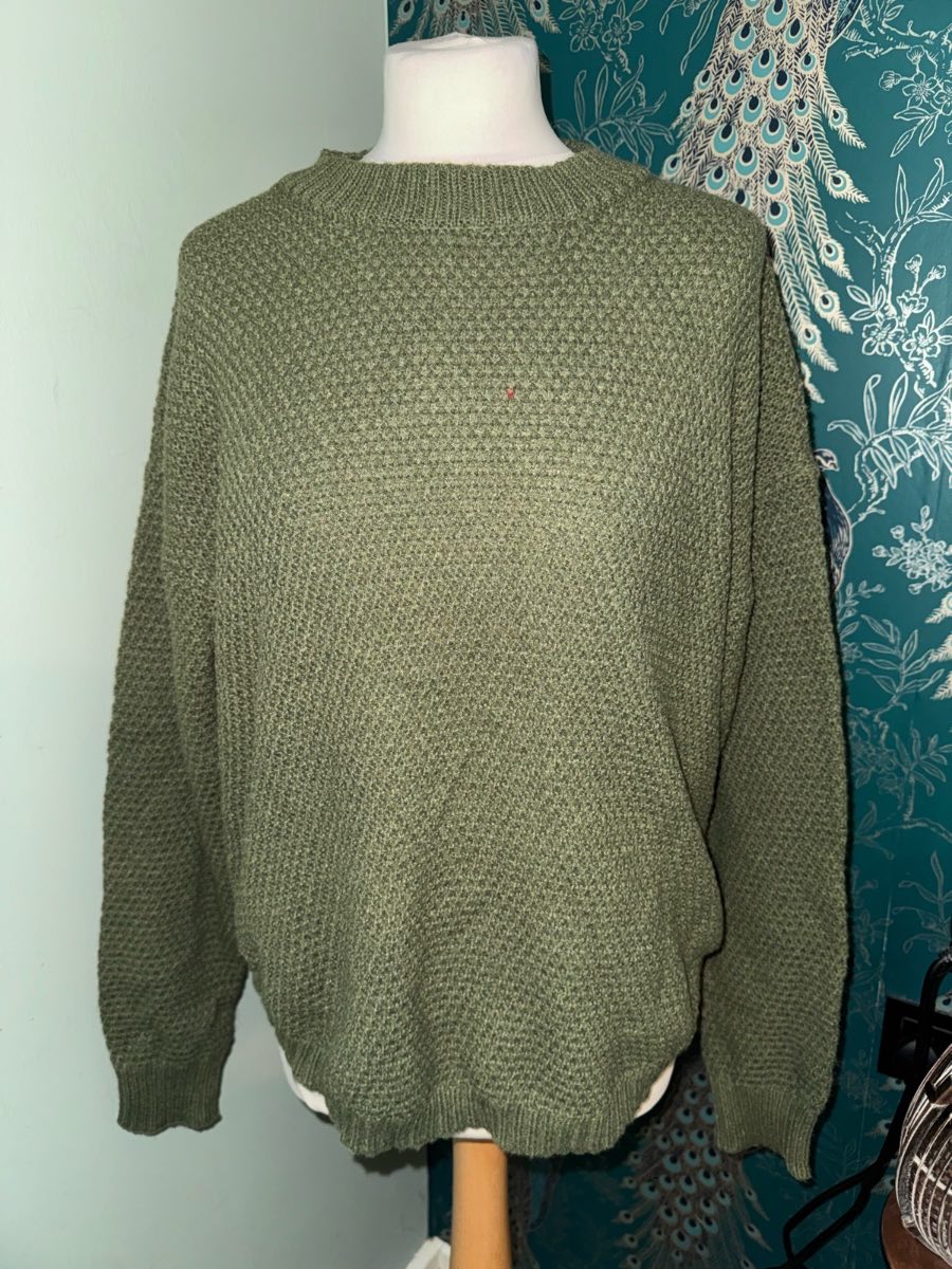 SHEIN forest green knitted jumper with shaped hem size uk 10-12 (M)