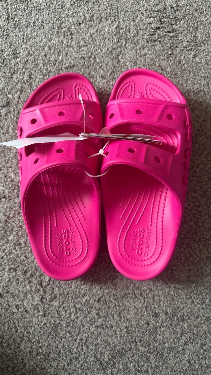 Croc slider