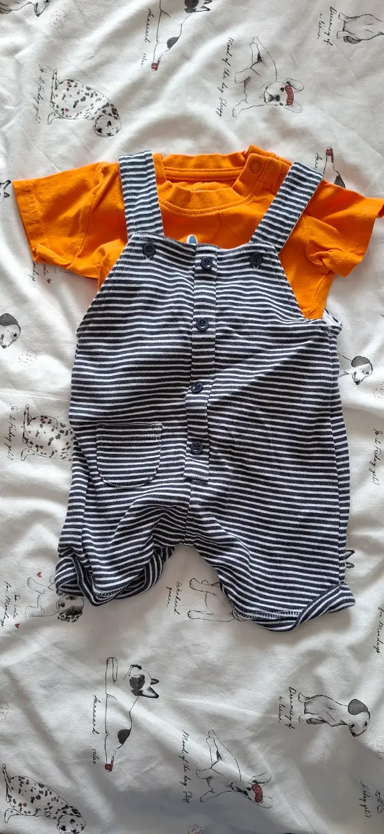 Dungarees & tshirt ,0-3 months