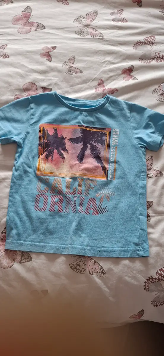Peacocks tshirt, 2-3 years