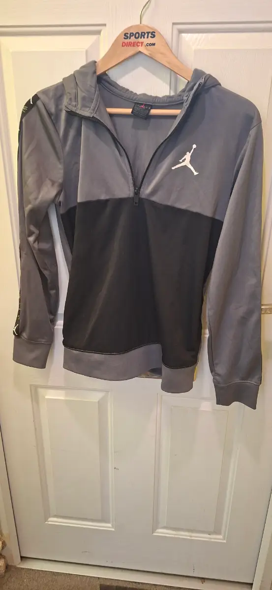Nike air Jordan  tracksuit top, 13-15 years