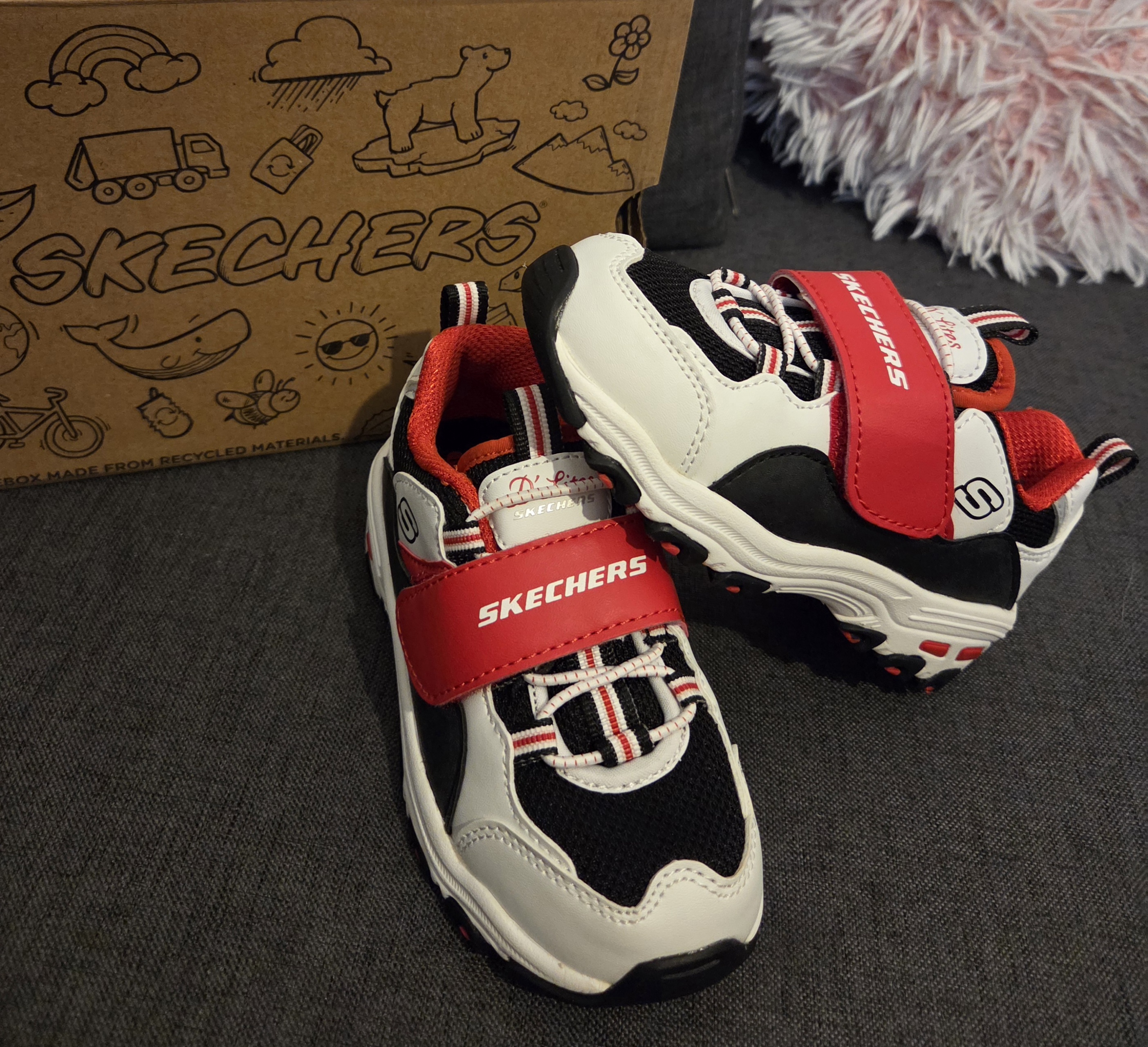 Boys Skechers D'lites Trainers size 8