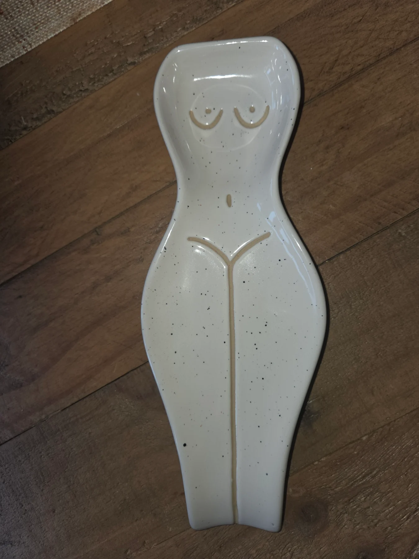 Urban Outfitters Ceramic Female Form Spoon Rest (Speckled White)