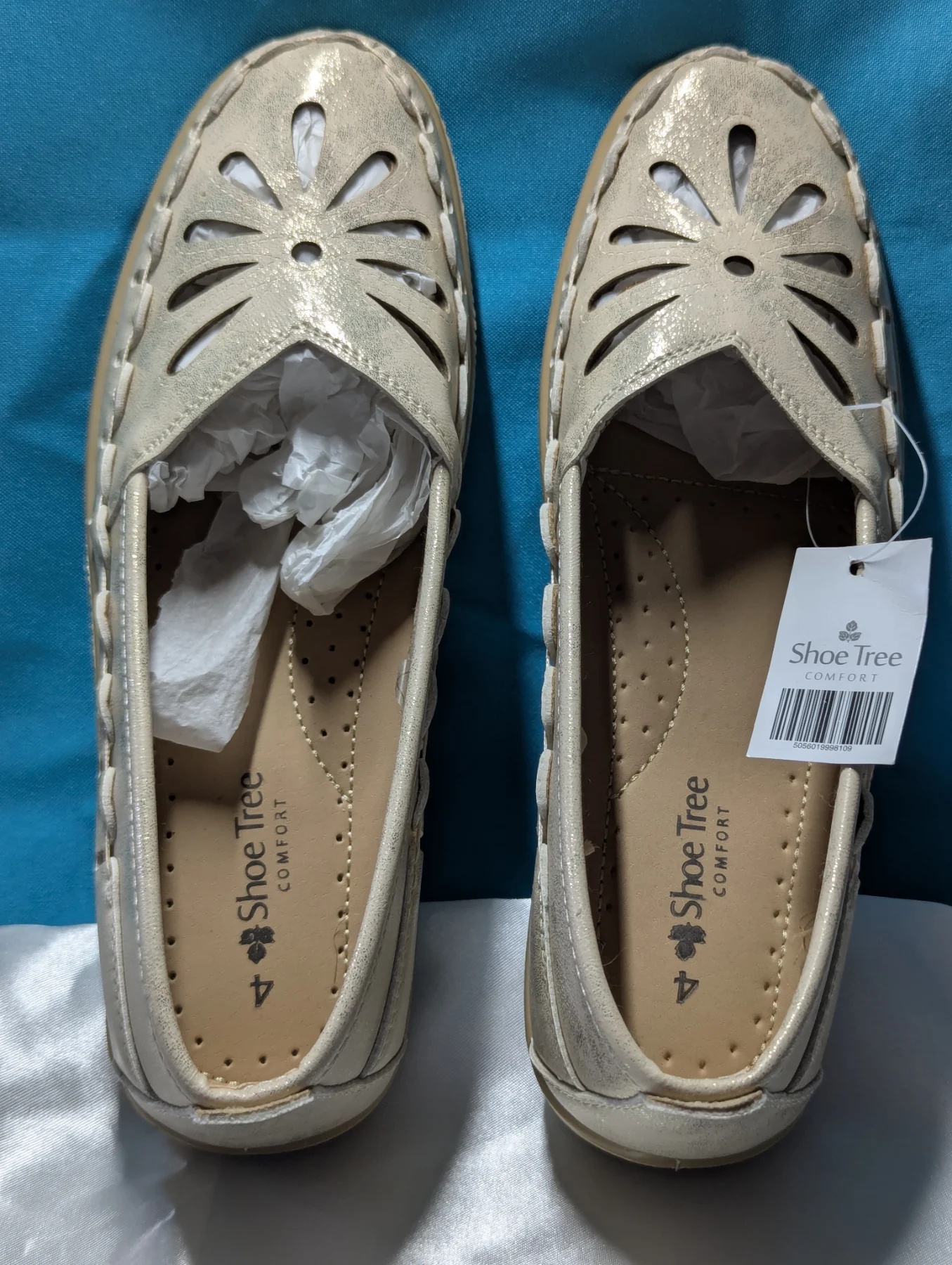 Shoe tree slip on shoes new with tags size 4