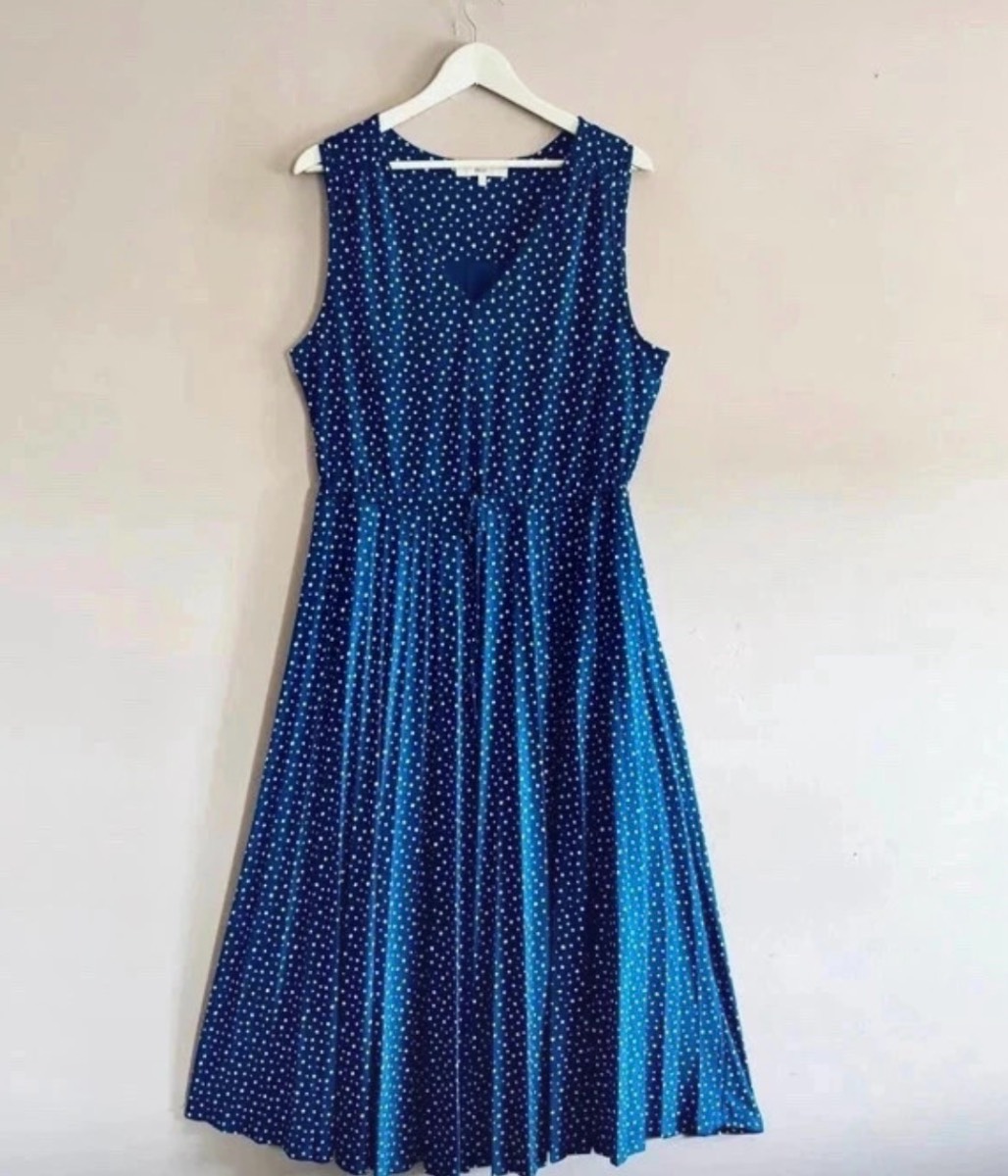 e Spot Stretch Sleeveless Sunray Pleat MIDI Dress