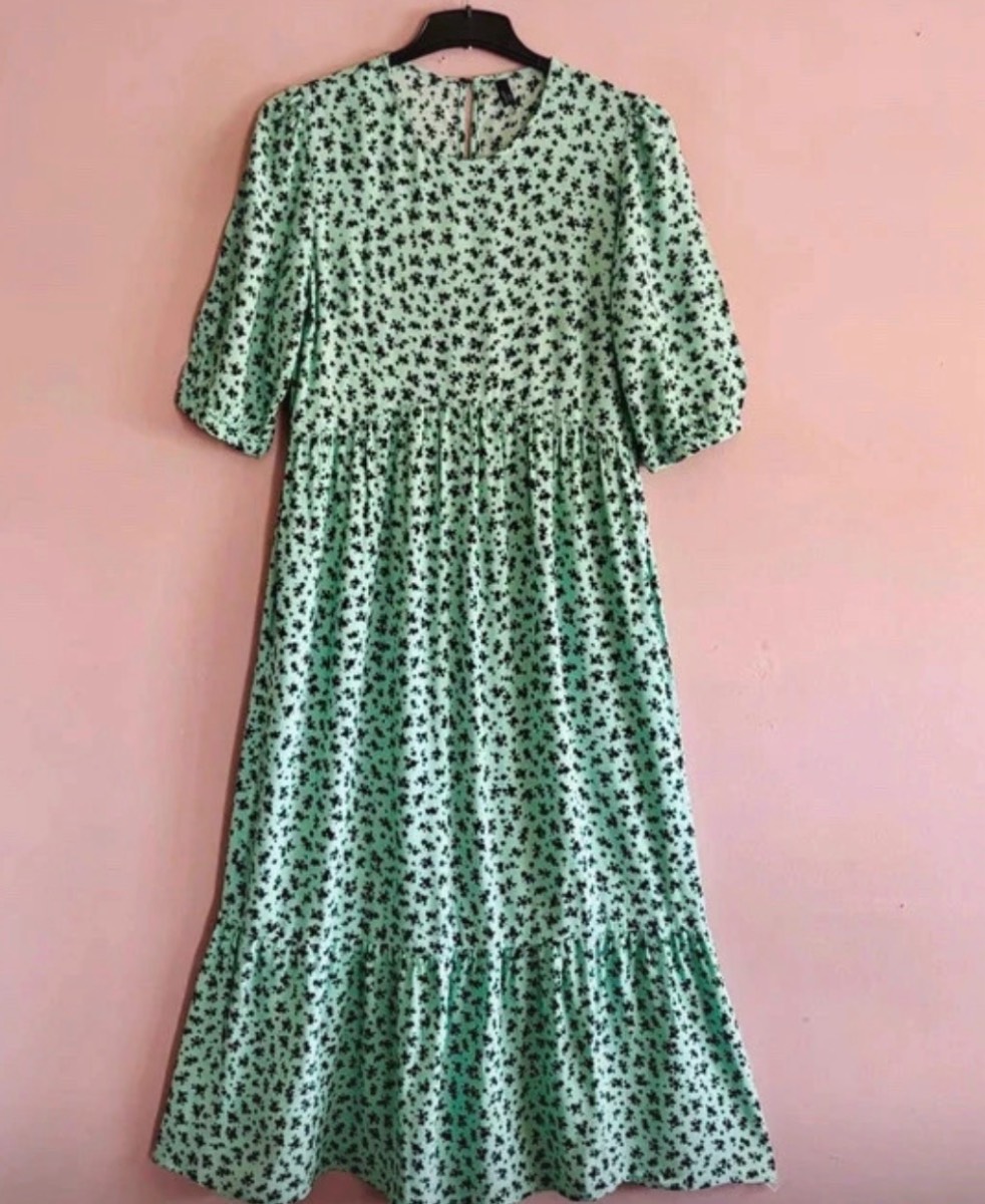 Nobody’s Child Size 10 Green + Black Floral Print Elbow Sleeve MIDI Dress