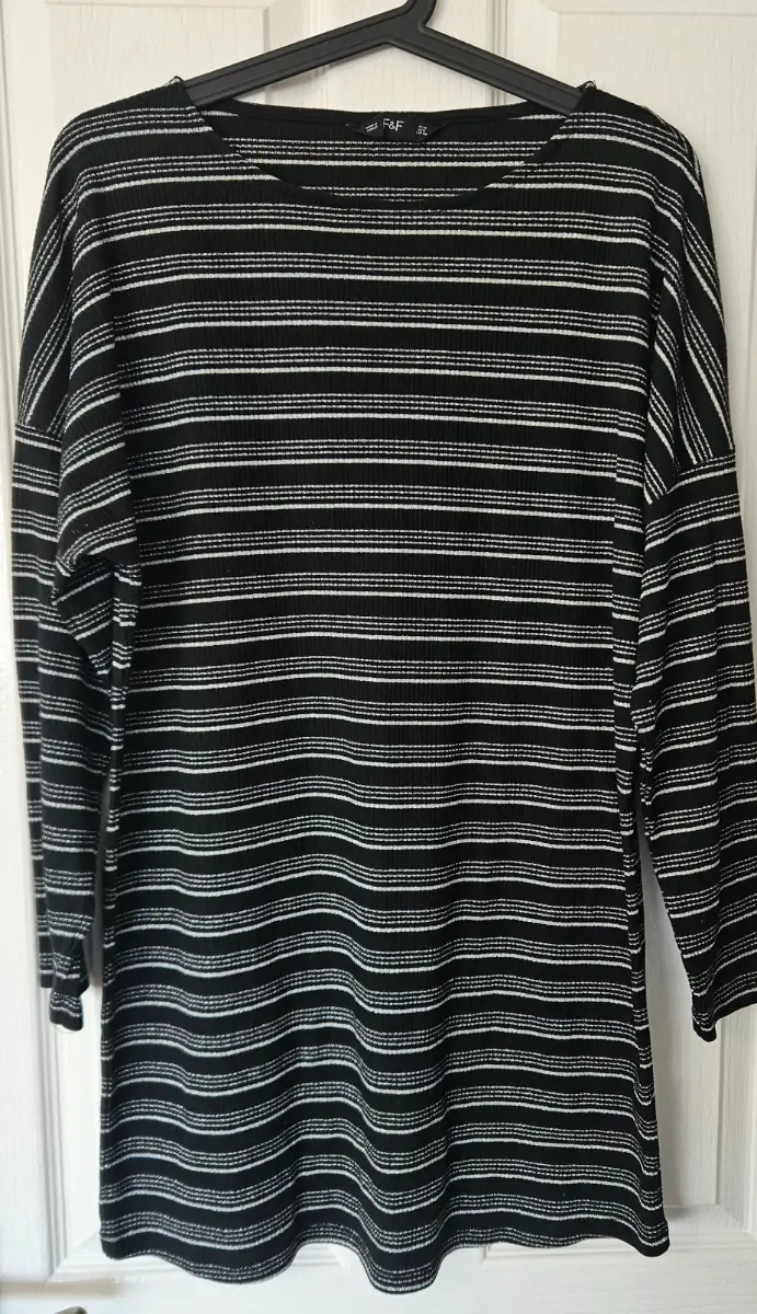 Long top with glitter detailing