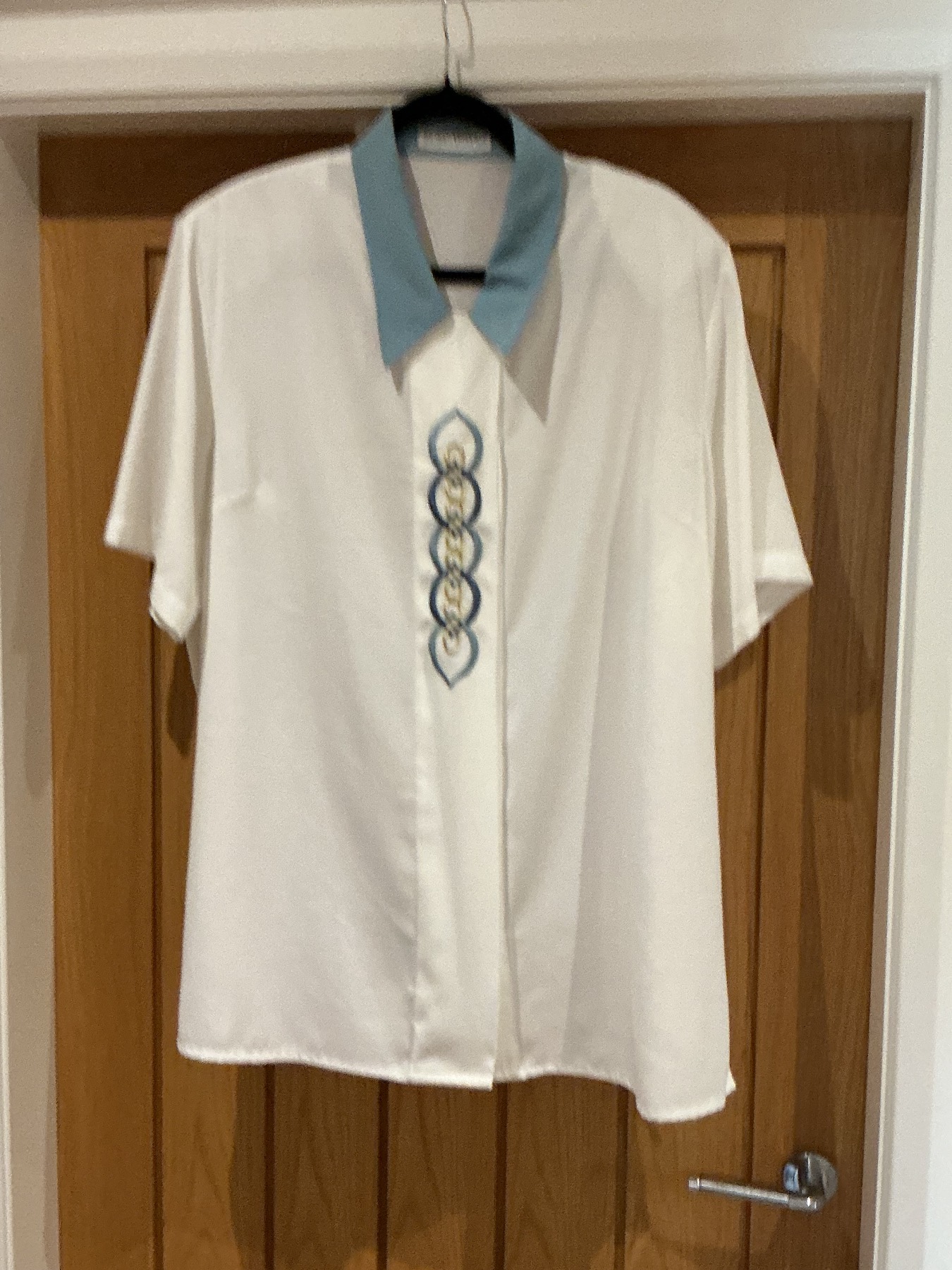 Vintage Jacques Vert Plus White Blue Embroidered Blouse Shoulder Pads Plus Size