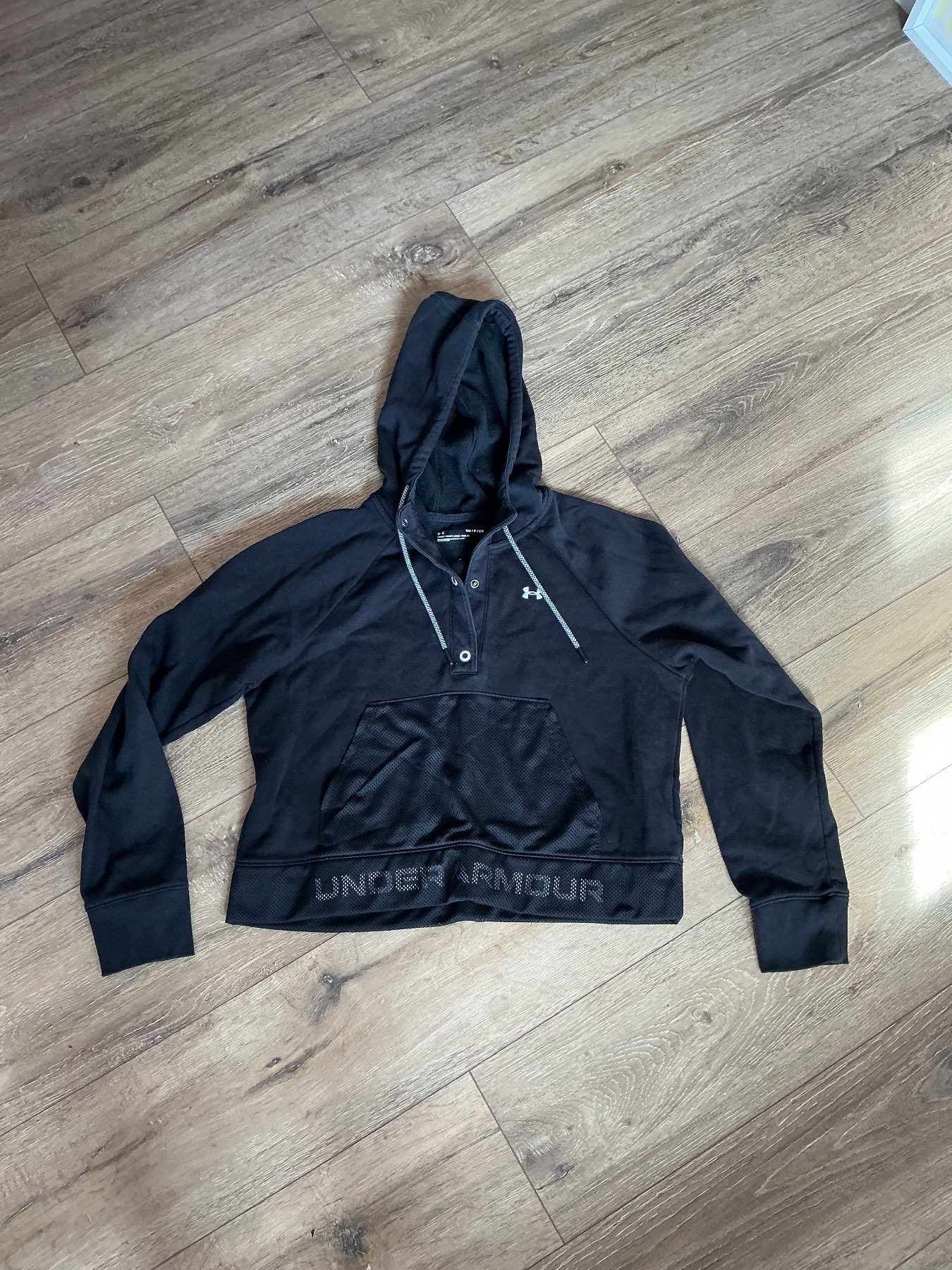 Under Armour Black Hoodie S/M UK 8-10 Sports Gym Running Pullover Mesh Pocket