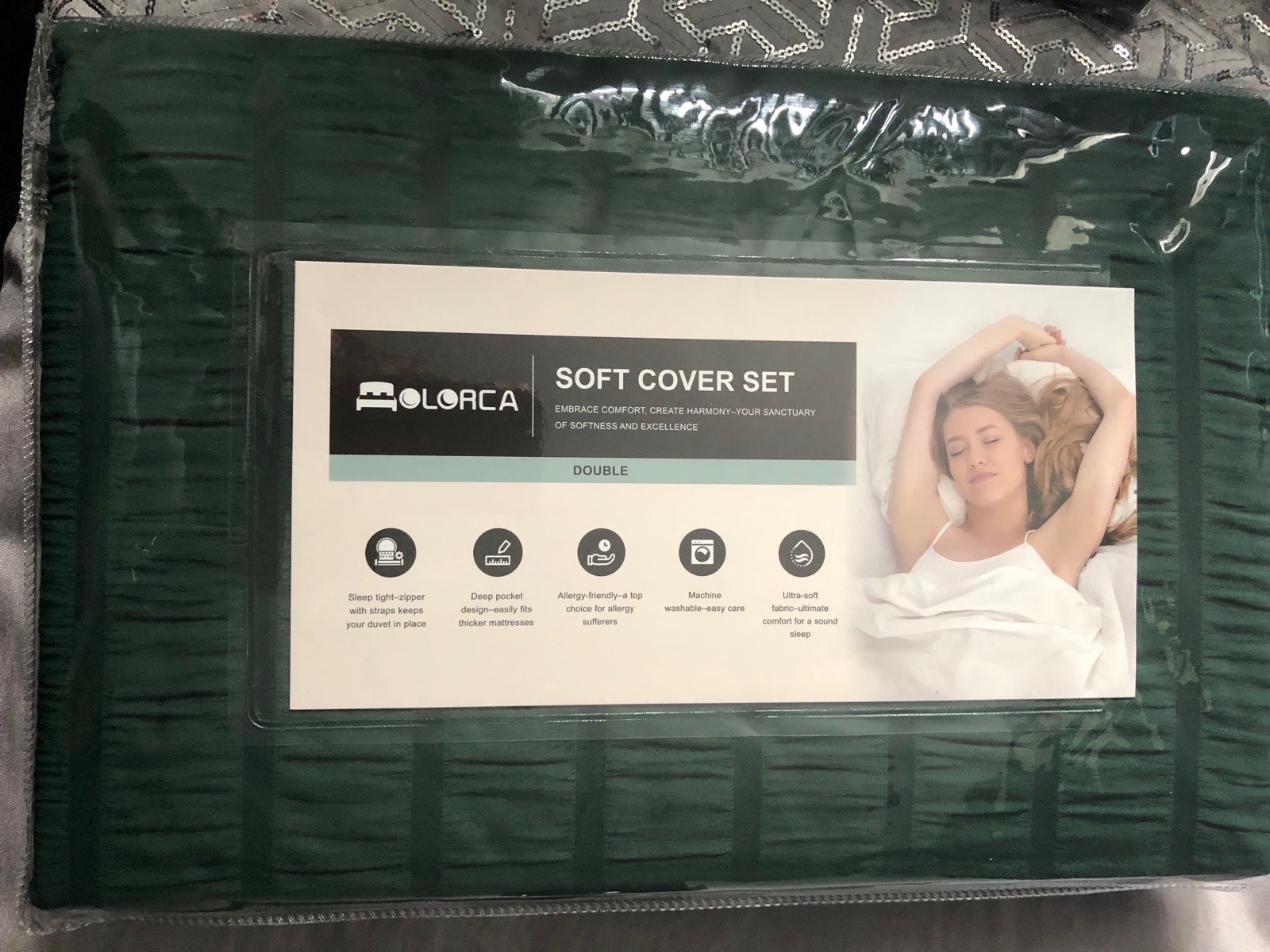 Double forest green seersucker duvet set with zip fasten