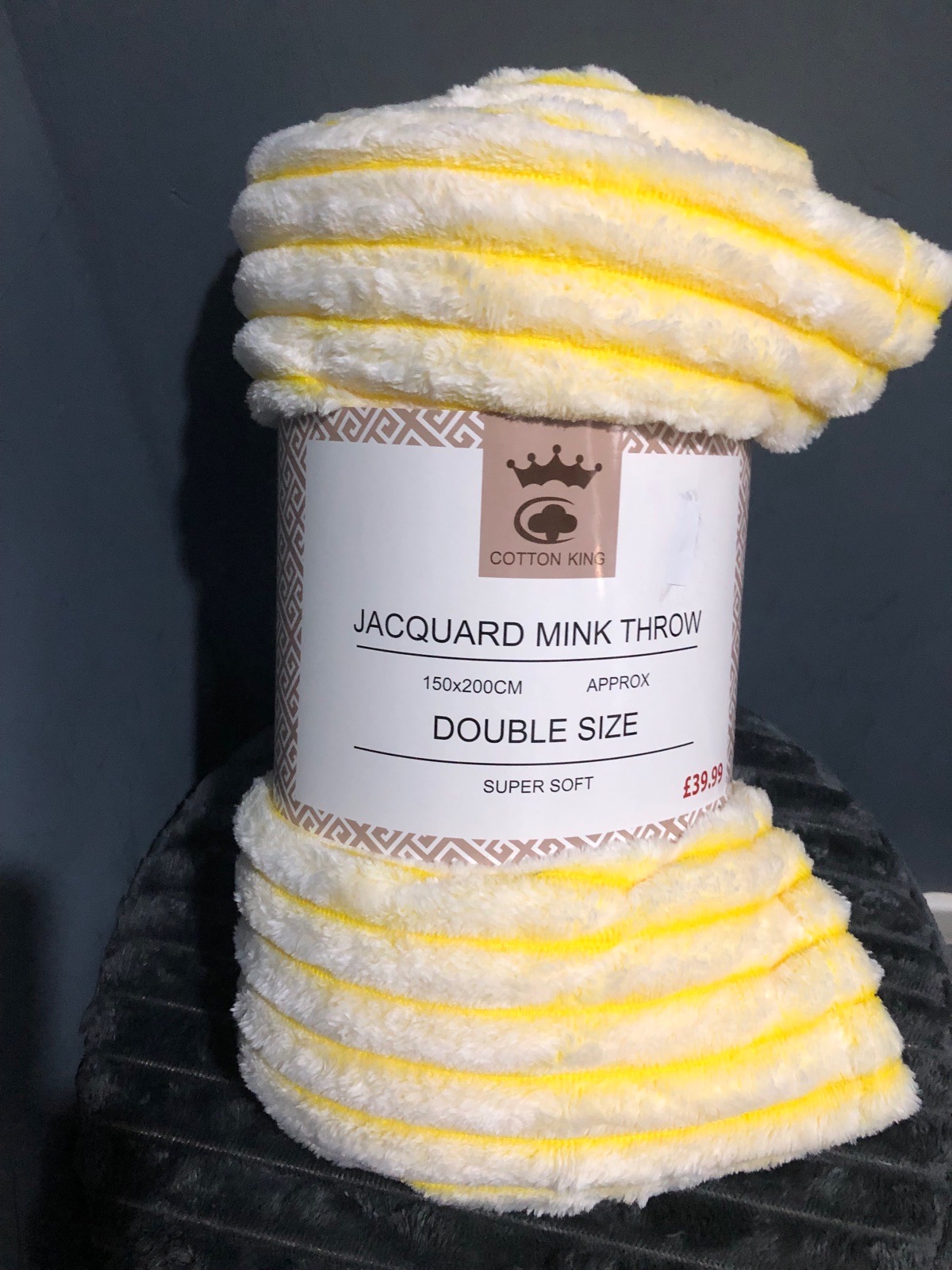Lemon pretty Jacquard. Mink ribbed throw 150 x 200 cm