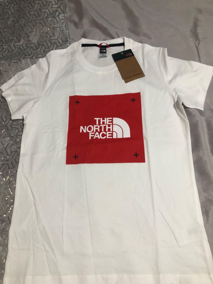 Women’s  the north face tee. Red box bnwot. Size small