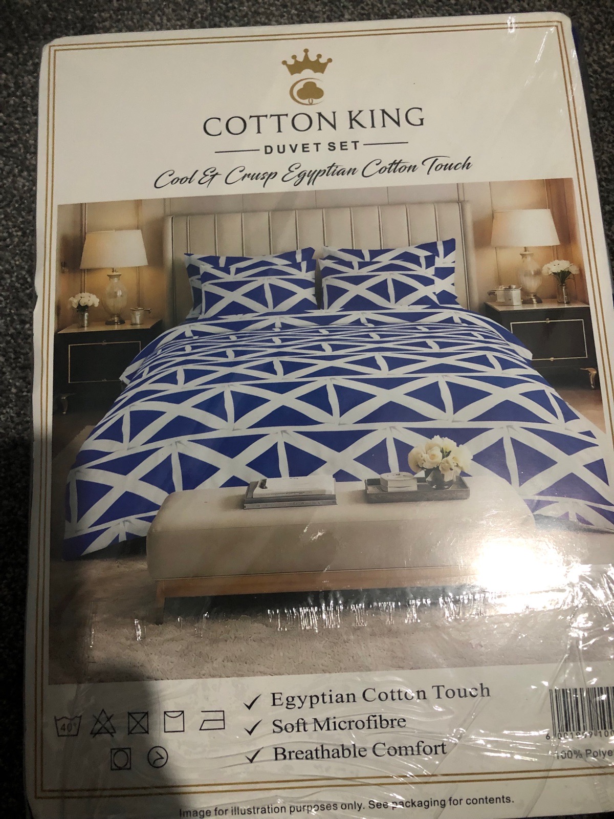 Double blue and white duvet cover and pillowcases