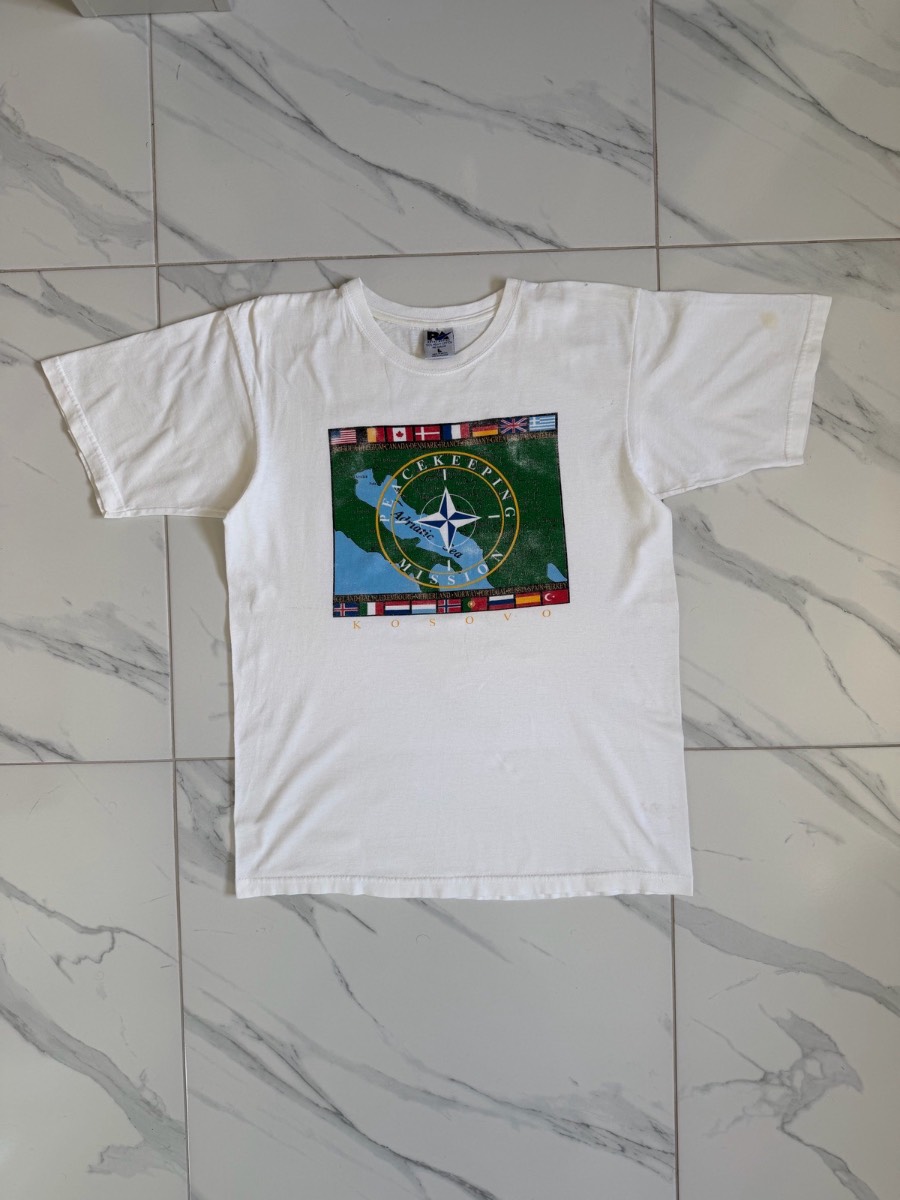 Vintage 00s Peace Keeping Mission World Flags Graphics T-Shirt - Size Large