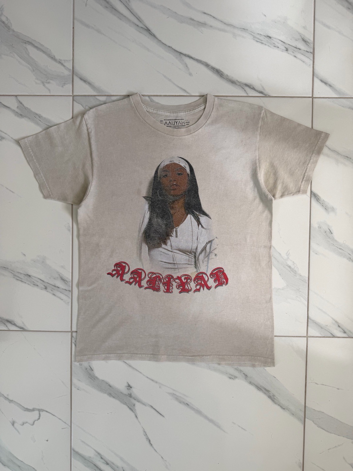 Aaliyah Tour Merch Old English Name Spell Out Rap T-Shirt - Size Medium