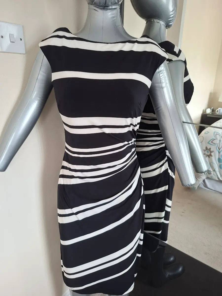Black/White ruched side dress fully lined