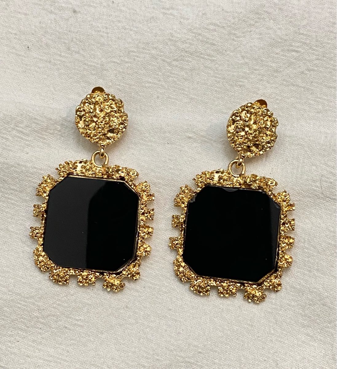 New Clip-On black colour resin Earrings None Piercing Cuff