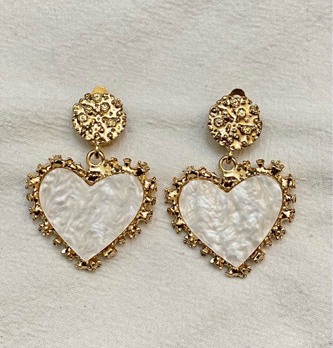 New Clip-On white colour heart resin Earrings None Piercing Cuff