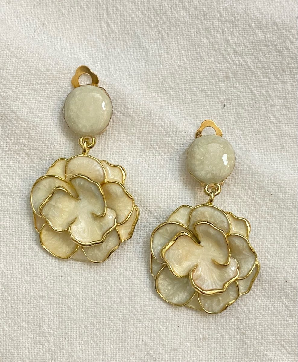 New Clip-On cream colour resin Earrings None Piercing Cuff