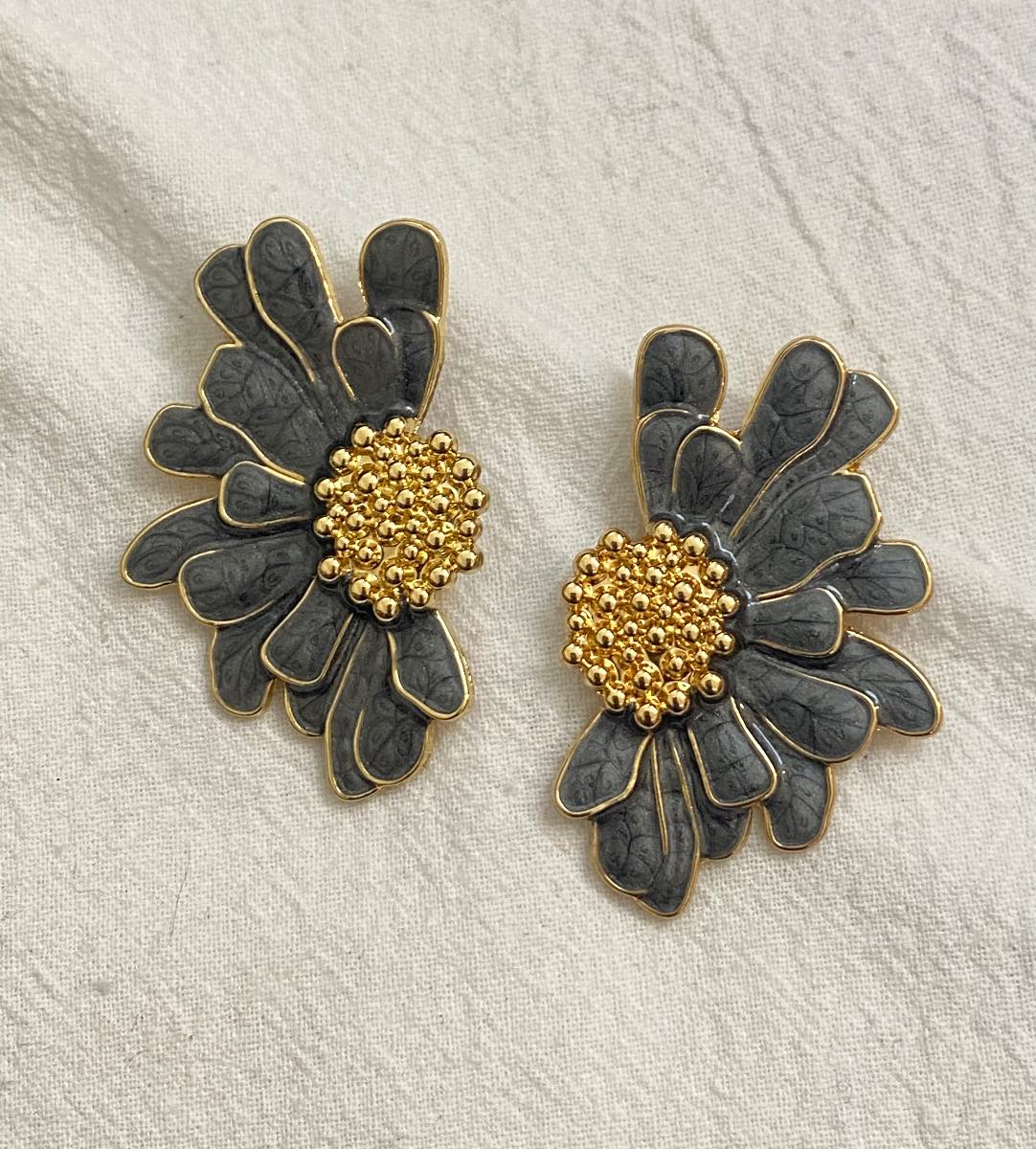New Clip-On black grey colour flower Earrings None Piercing Cuff