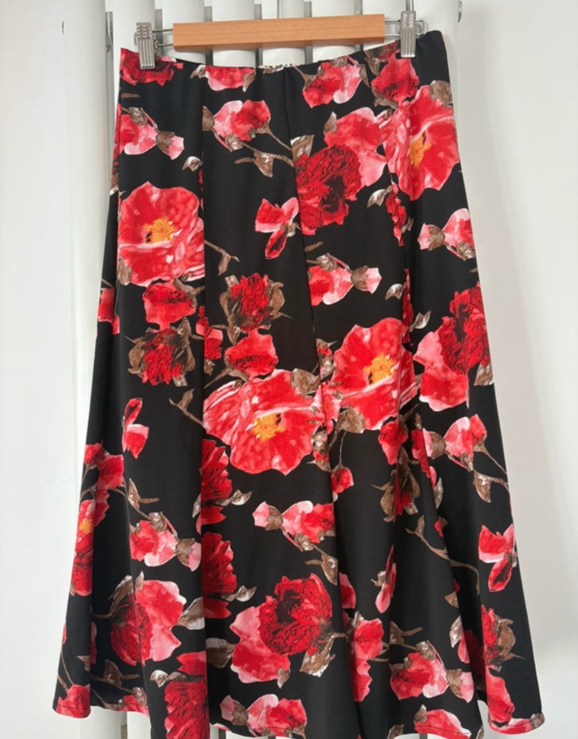 Dixie’s - Black & Red Floral Skirt - Elastic Waist - Size 12