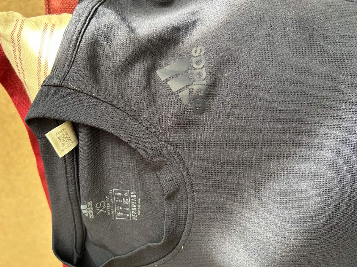 Adidas top