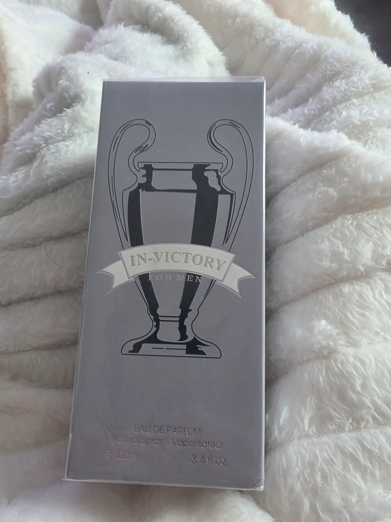 Mens invictory aftershave