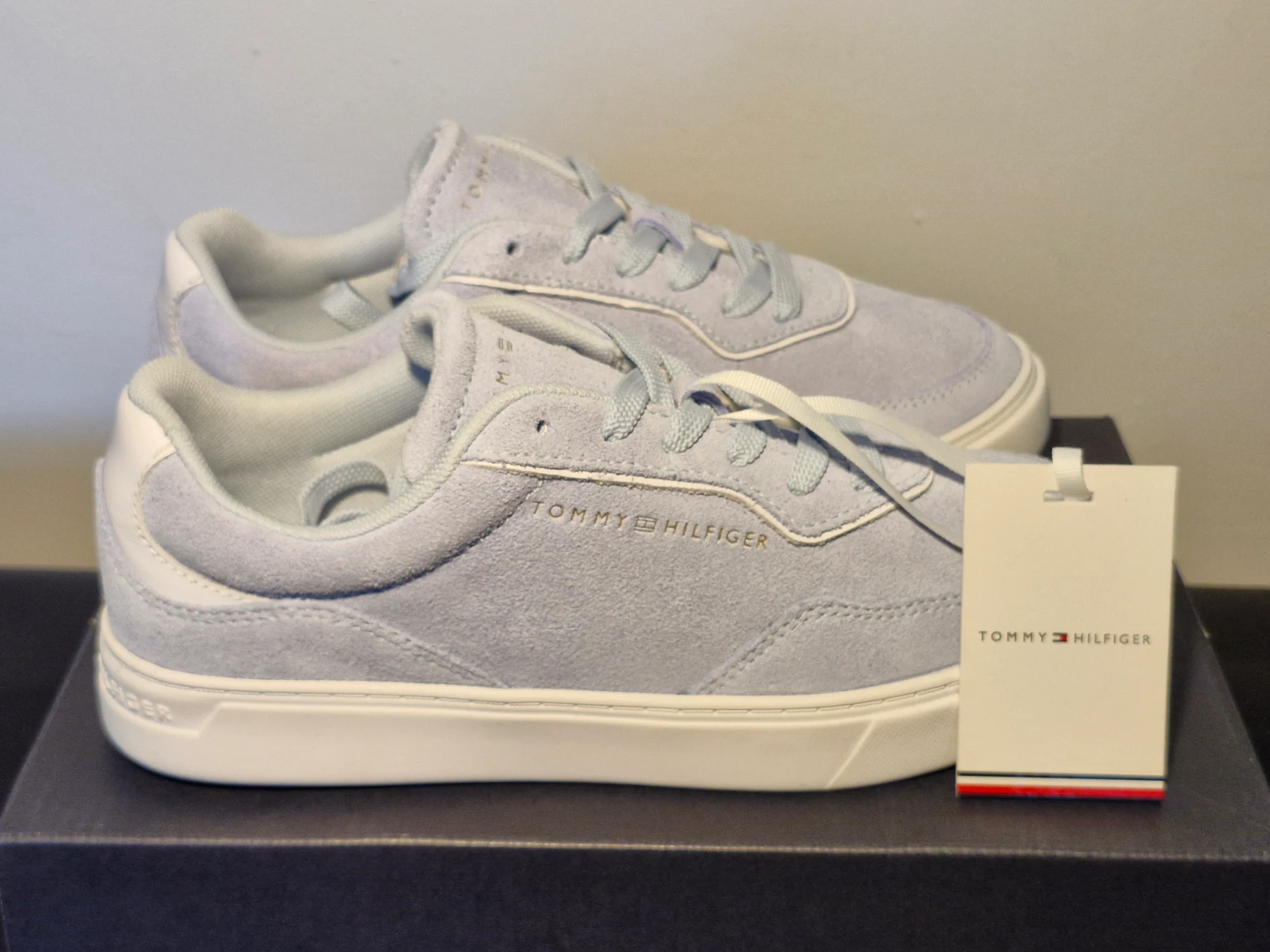 Tommy Hilfiger Casual Suede Sneaker. Light Blue. Size 3.5. Brand New in box