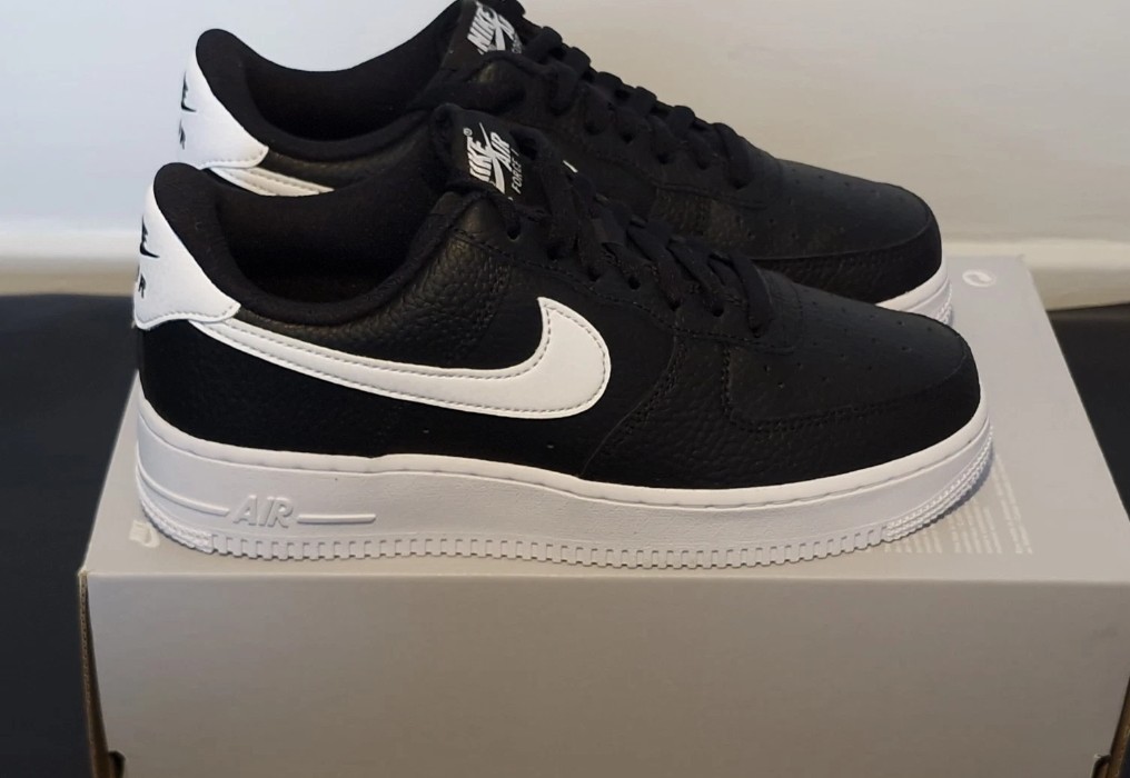 Nike Air Force 1 '07. Black-White. Size 6. Brand new