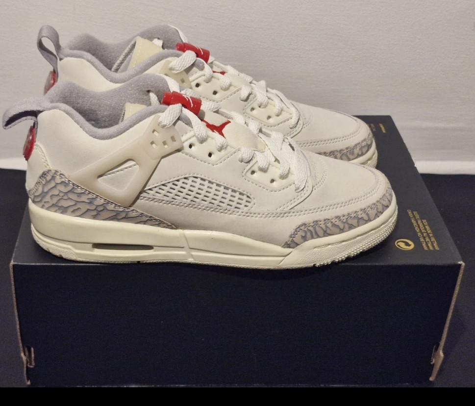 Nike Jordan Spizike Low. Sail-University Red. Kids Size 4. Brand new