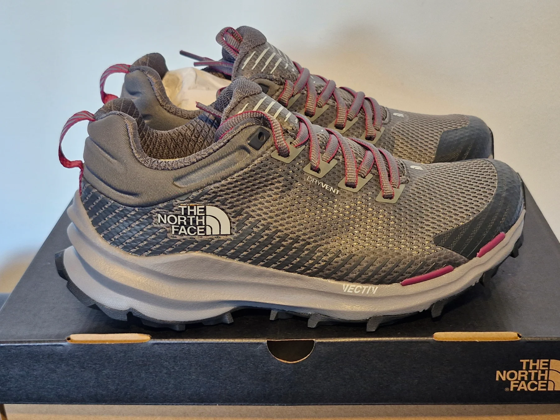 The North Face Vectiv Fastpack WP. Smoked Pearl-Grey. Size 4.5. Brand new in full box