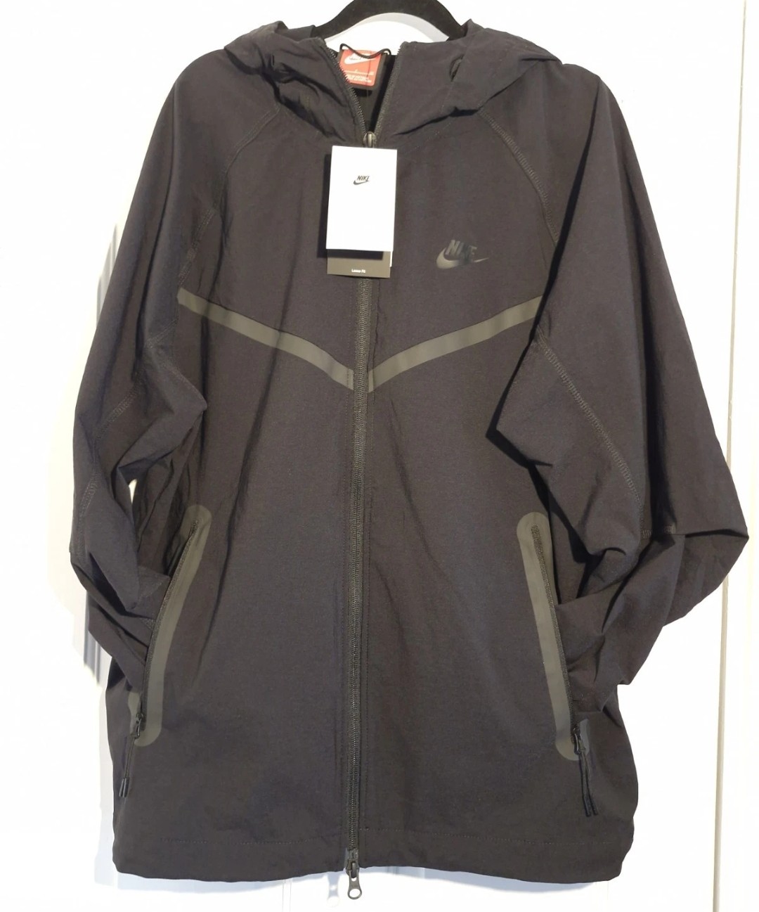 Nike Mens Tech Wovan Jacket. Black. Size Small. BNWT
