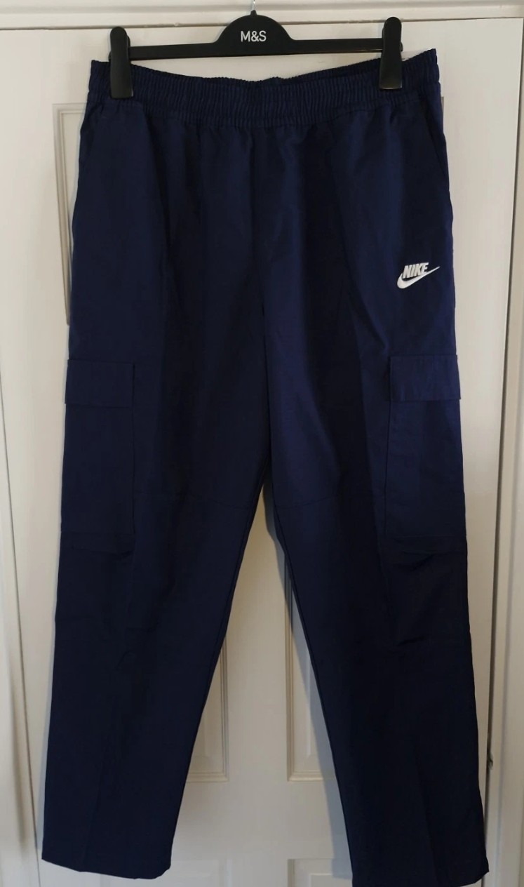 Nike Mens Wovan Cargo Trousers. Navy. Size Large. BNWT