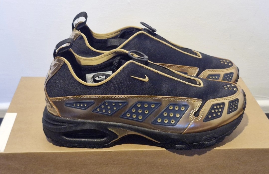 Nike Air Max SNDR SE. Black-Gold. Size 6. Brand new