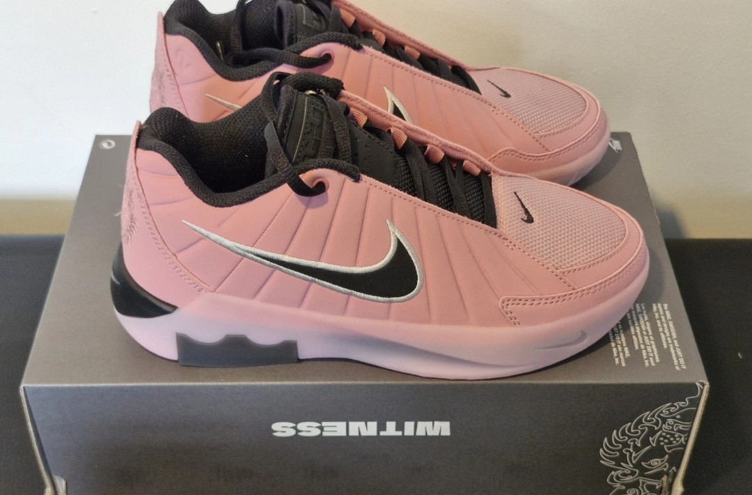 Nike Kids Lebron Witness IX. Pink-Black. Size 4.5. Brand new