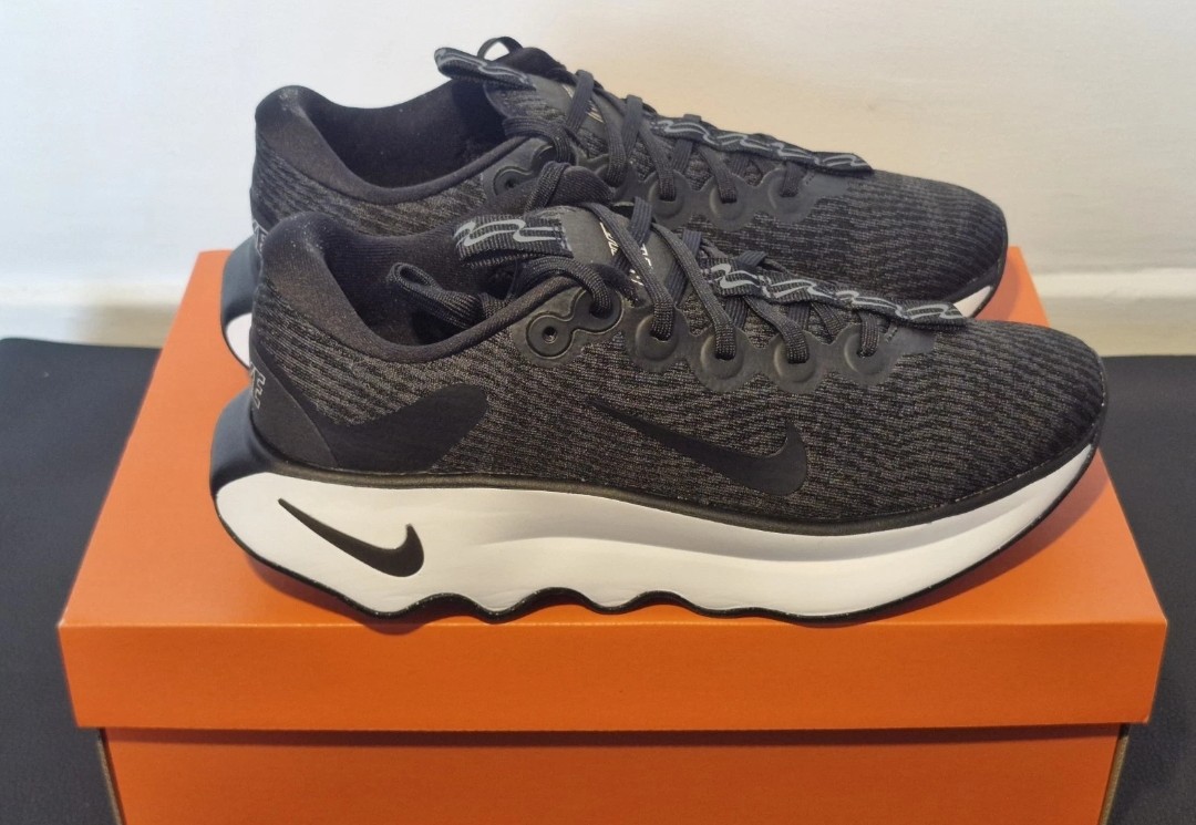 Nike Motiva walking shoe. Black-Grey. Size 7. Brand new in full box