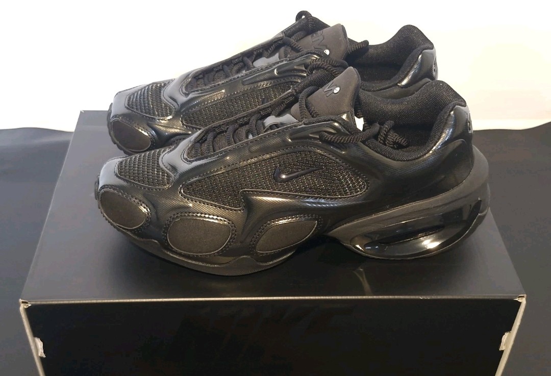 Nike Air Max Muse. Black.  Size 7.5 Brand new Boxed