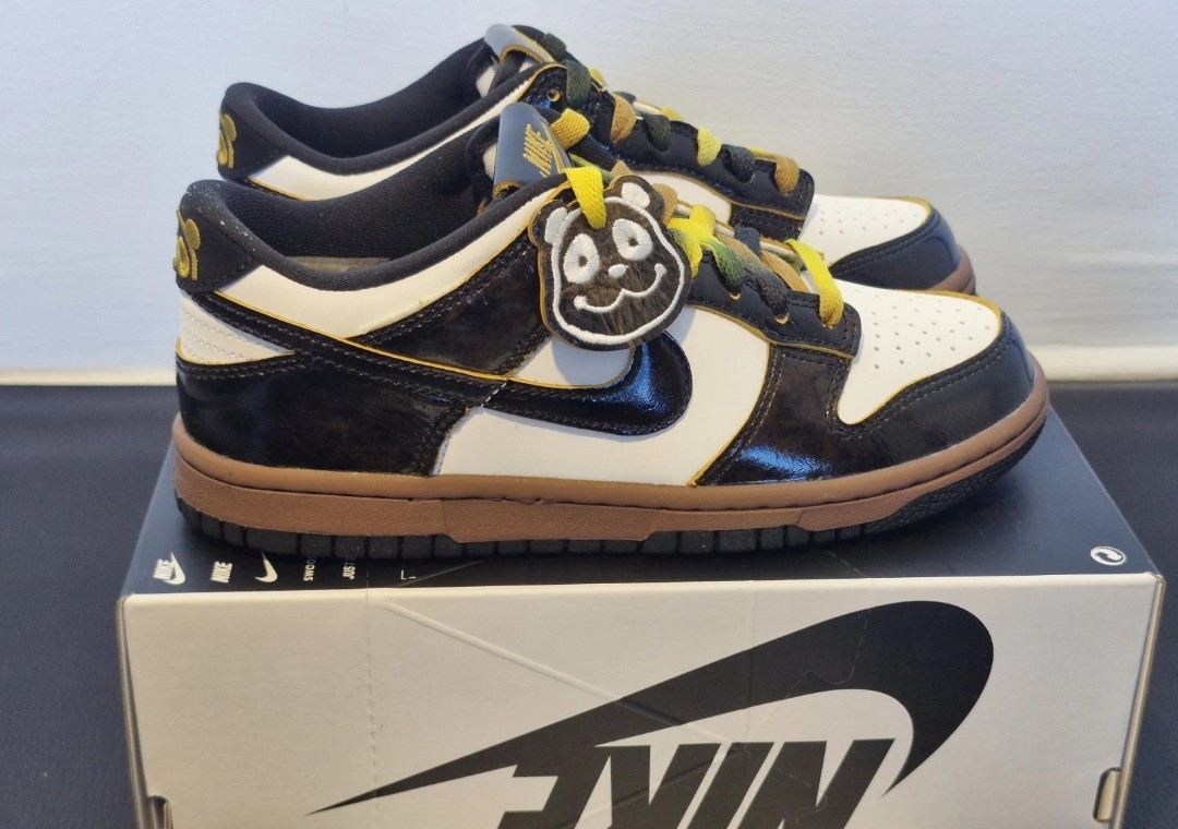 Nike Kids Panda Dunk Low SE. Black-Brown. Size 4. Brand new