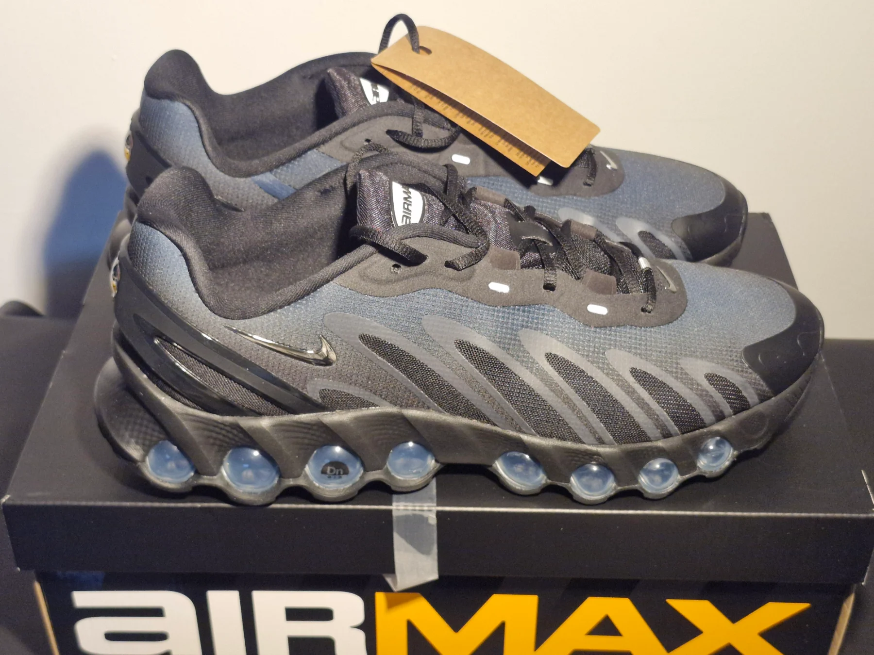 Nike Air Max DN8. Black-Metallic Silver. Size 11. Brand new in box