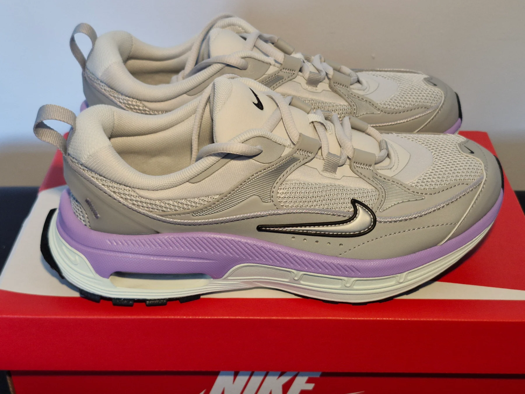 Nike Air Max Bliss Photon-Metallic Silver. Size 5. Brand new in full box