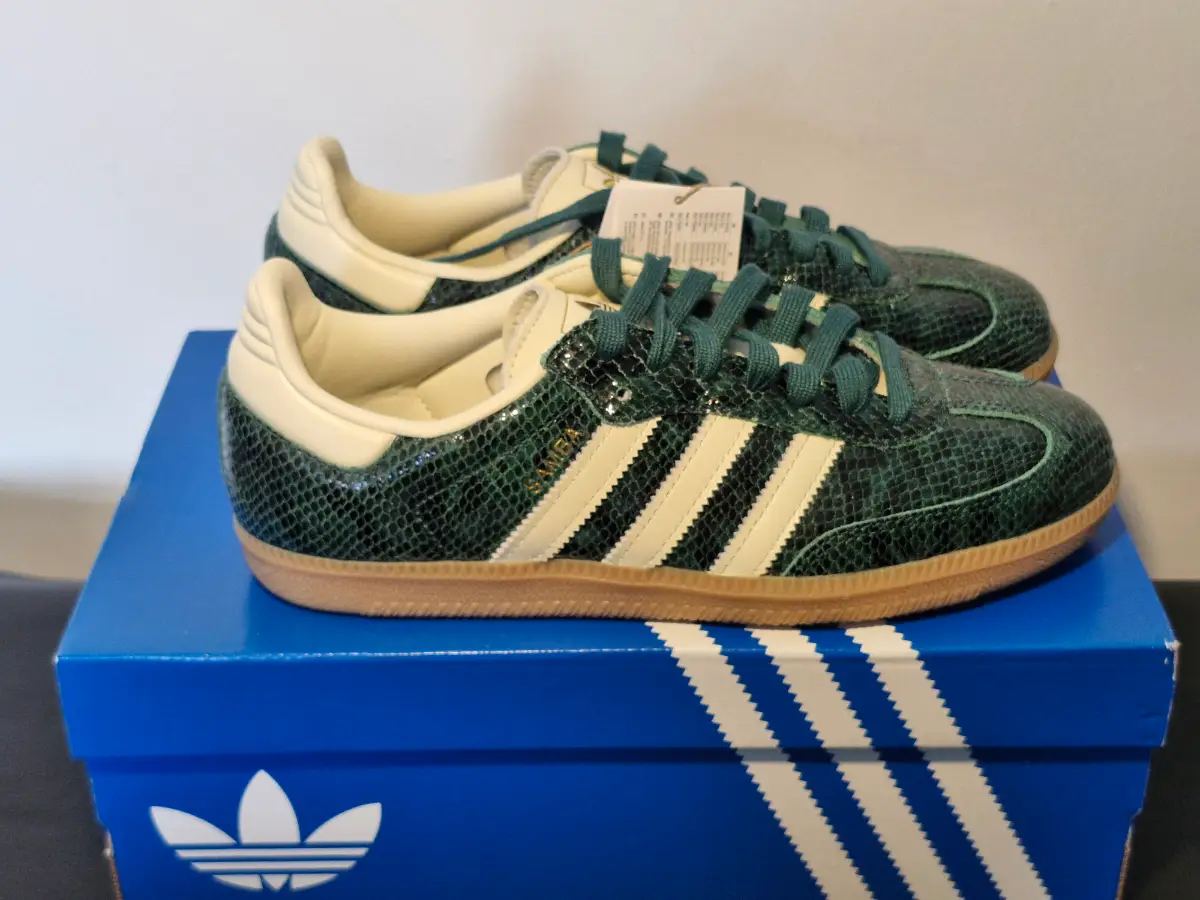 Adidas Women's Samba OG. Collegiate Green. Size 6.5. Brand new in box