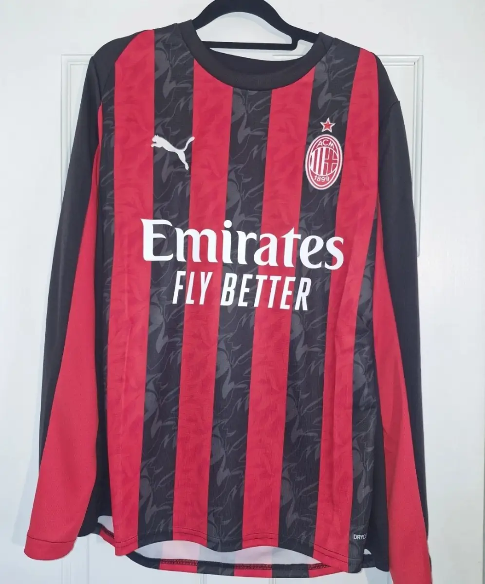 AC Milan Puma Long Sleeve Home Jersey. Size Medium. BNWT