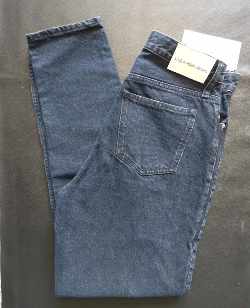 Calvin Klein Mom Jeans. Dark Blue. W29. L30. BNWT