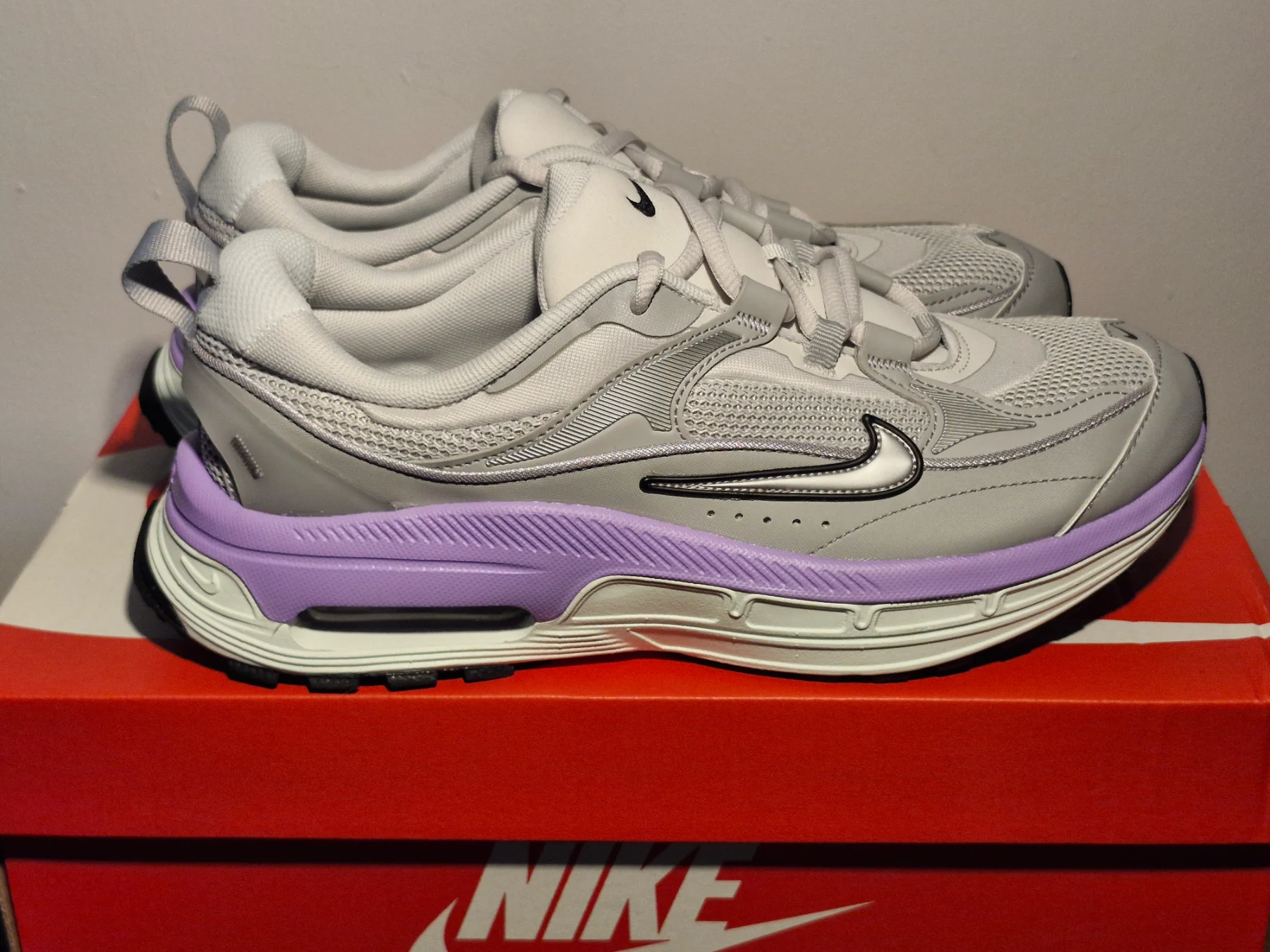 Nike Air Bliss. Photon Dust-Silver. Size 6. Brand new in full box